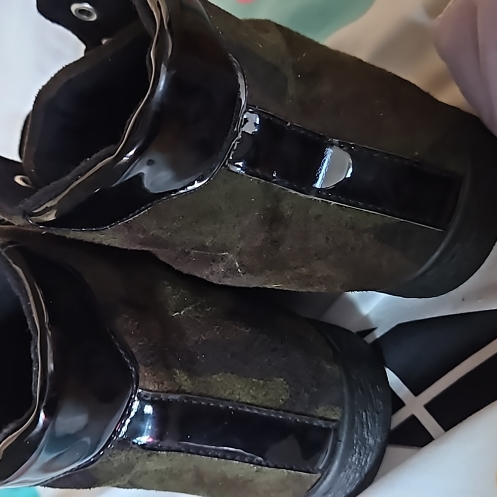 Boots - Picture 2 of 4